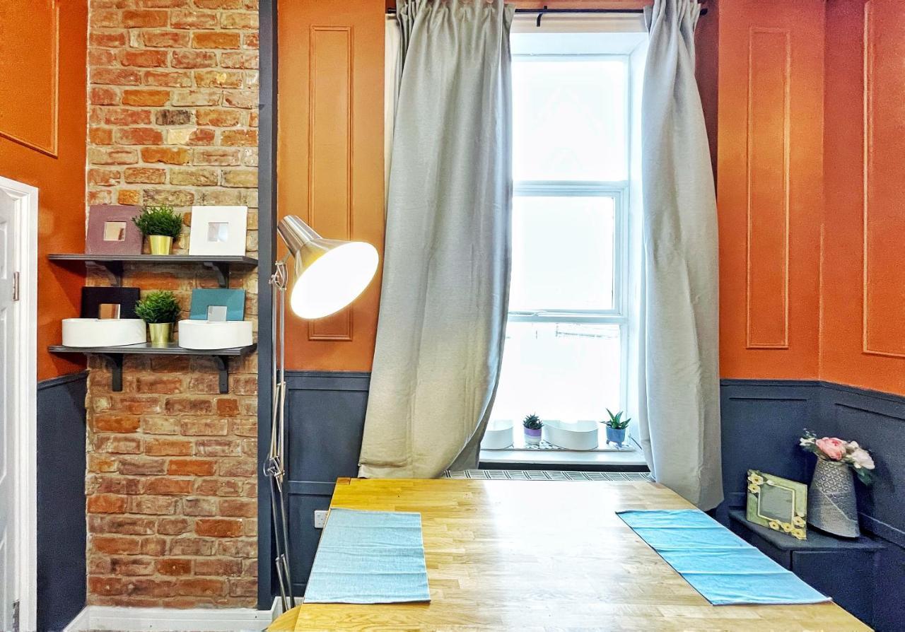 Adeamstays Provides Beautiful Centrally Located 1 And 2 Bed Apartments On Liverpools Boulevard Exterior photo