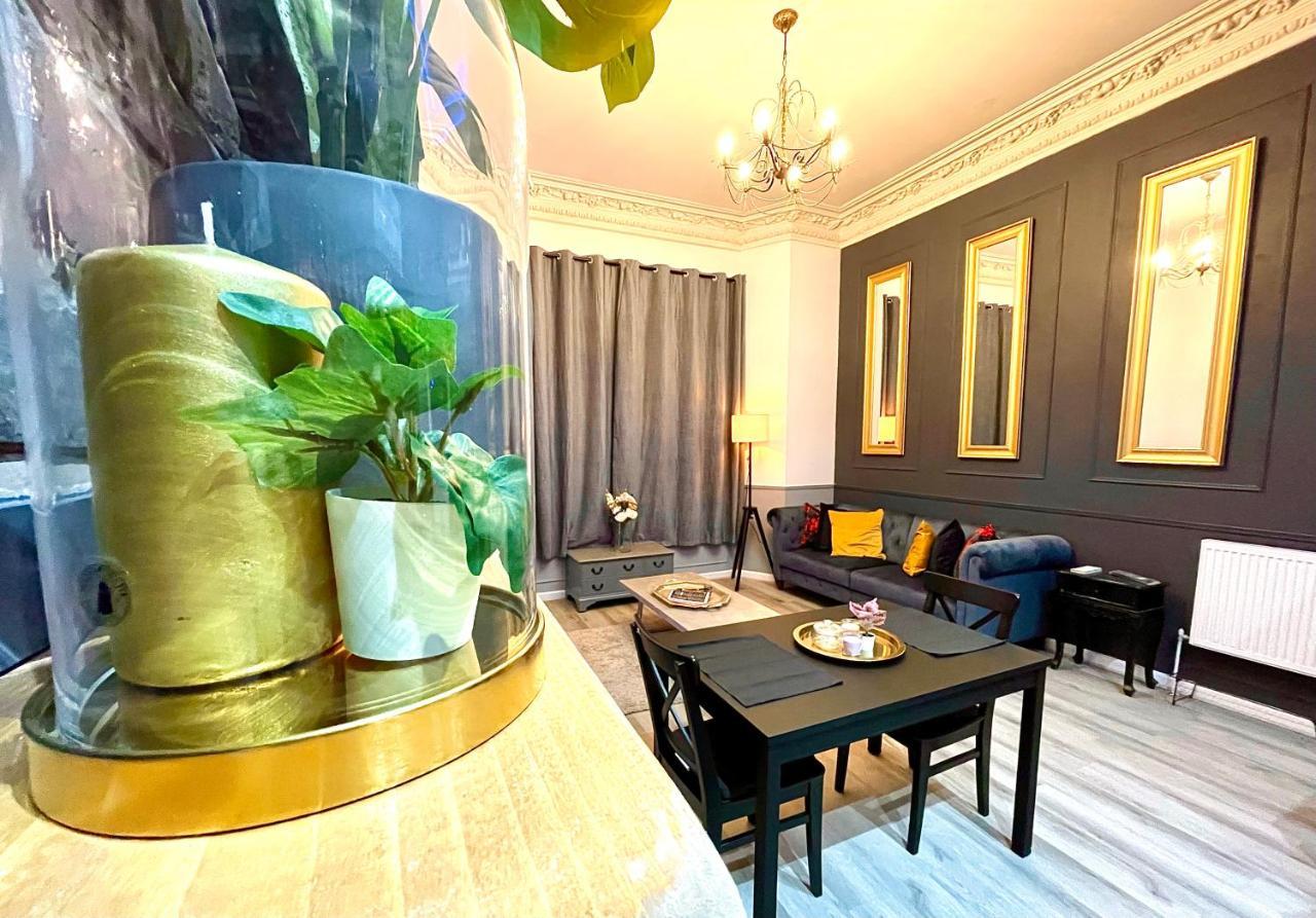 Adeamstays Provides Beautiful Centrally Located 1 And 2 Bed Apartments On Liverpools Boulevard Exterior photo