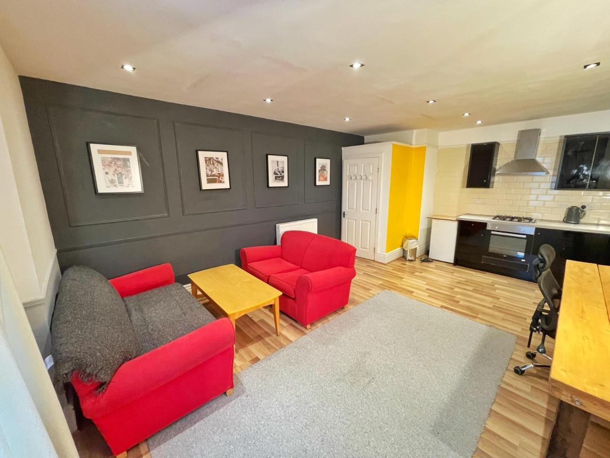 Adeamstays Provides Beautiful Centrally Located 1 And 2 Bed Apartments On Liverpools Boulevard Exterior photo