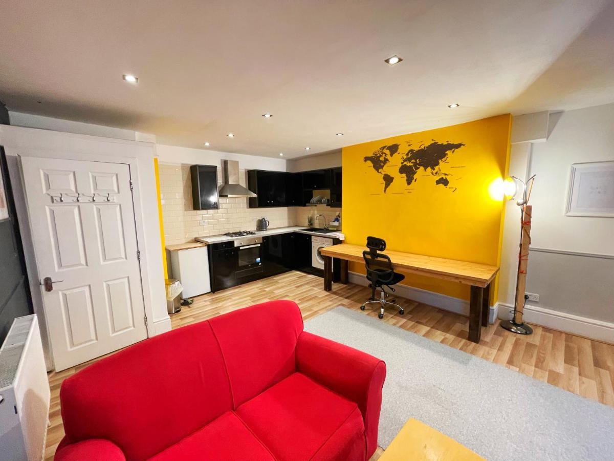 Adeamstays Provides Beautiful Centrally Located 1 And 2 Bed Apartments On Liverpools Boulevard Exterior photo