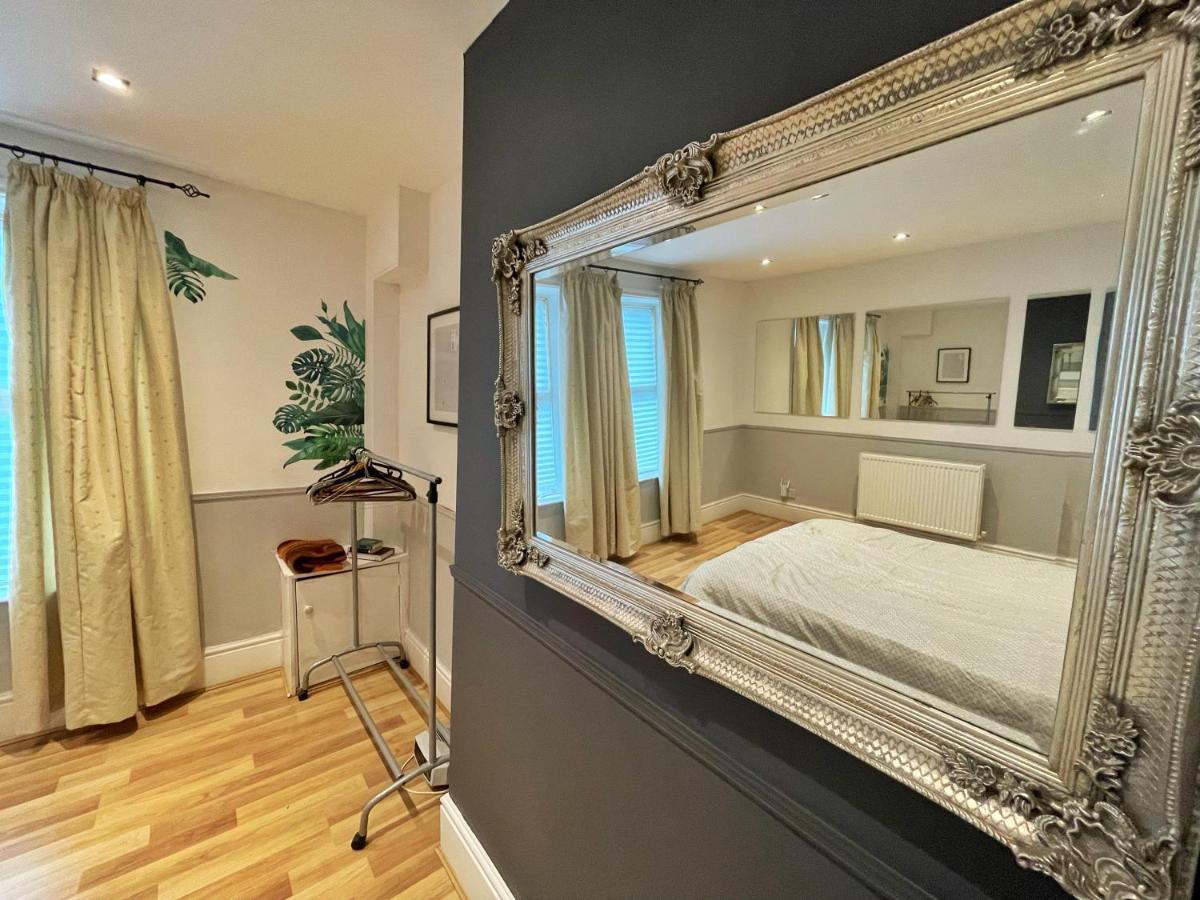 Adeamstays Provides Beautiful Centrally Located 1 And 2 Bed Apartments On Liverpools Boulevard Exterior photo
