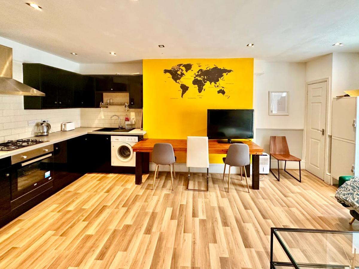 Adeamstays Provides Beautiful Centrally Located 1 And 2 Bed Apartments On Liverpools Boulevard Exterior photo